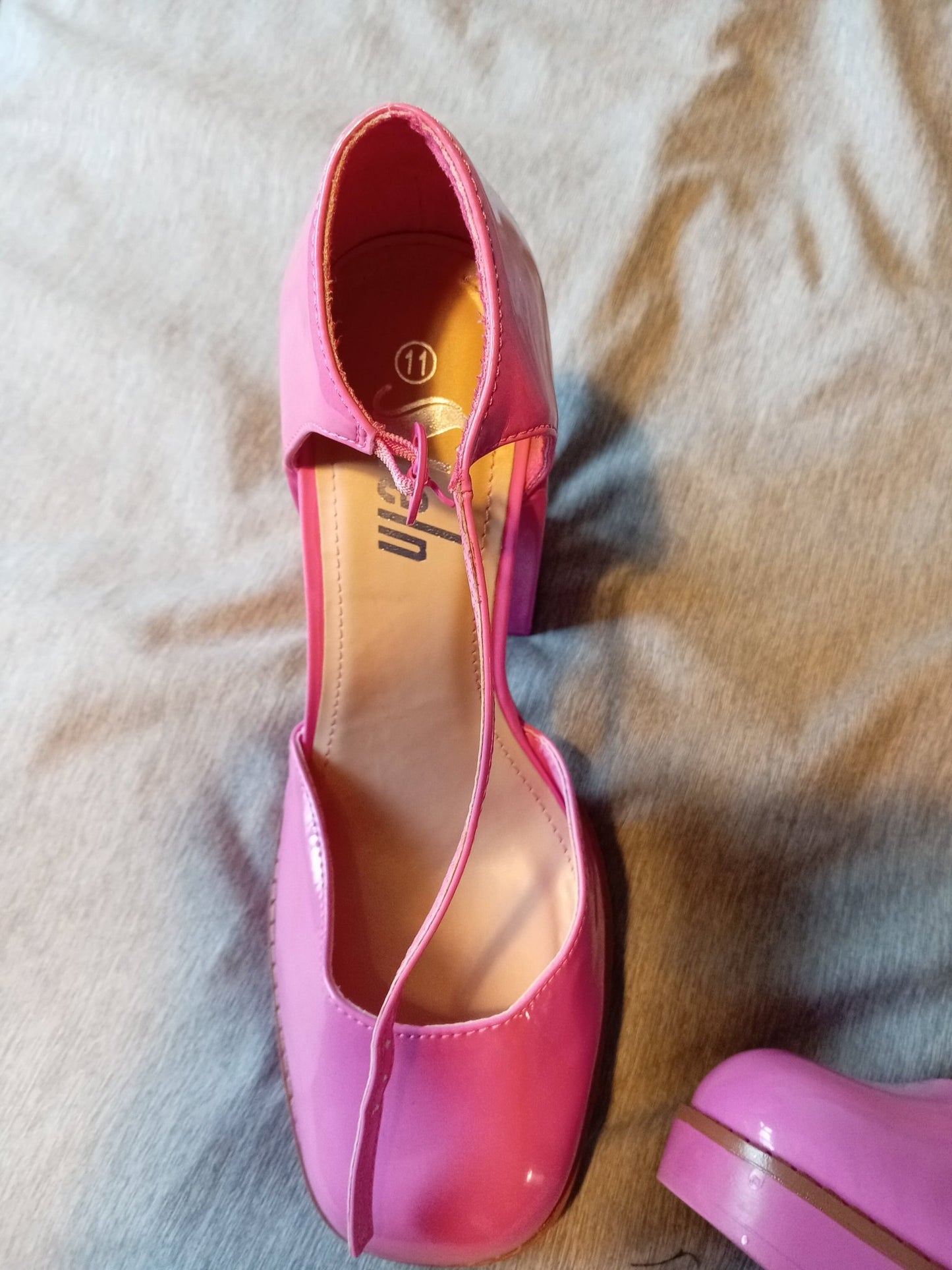 Pink High Heels - size 11 UK - Ponys Girls - Crossdressing, Feminization Support, guide